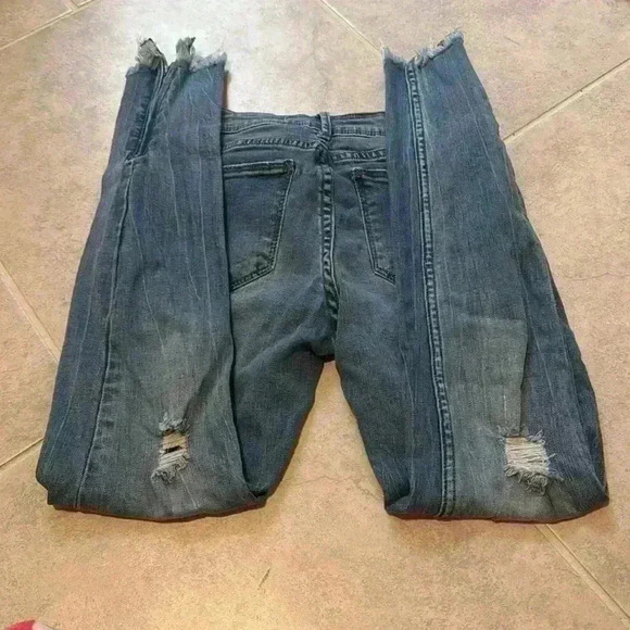 Mid-Rise Distressed Bella Skinny Jeans - Picture 2 of 3